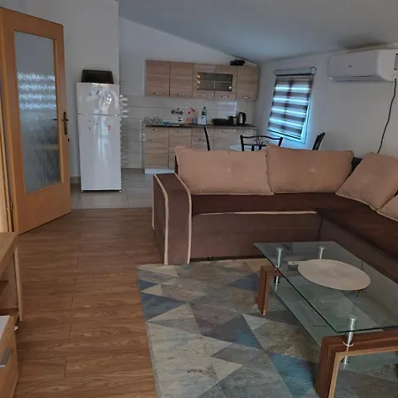 Apartment Home *